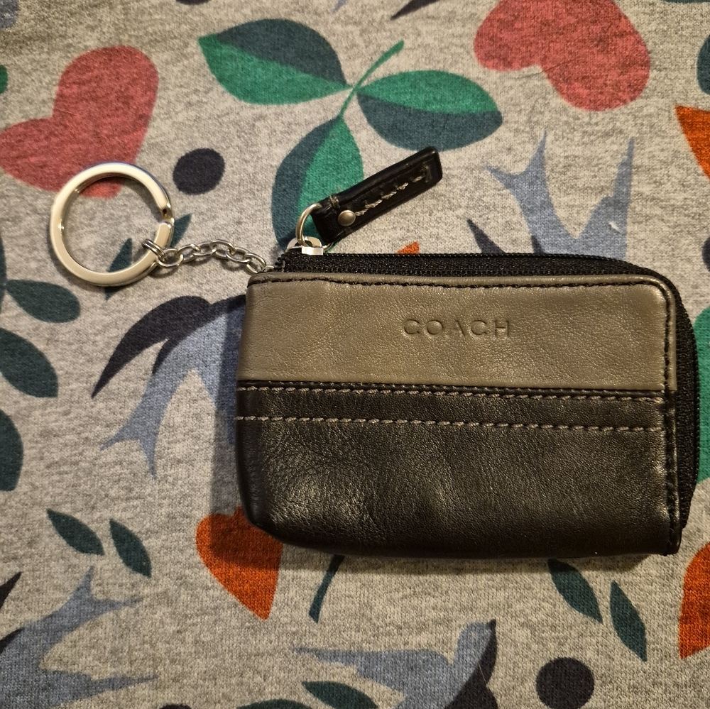 VINTAGE EUC 🔥 COACH 🔥 Embossed Bi-Color Leather ID/KEY wallet ⭐️ Dove & Black